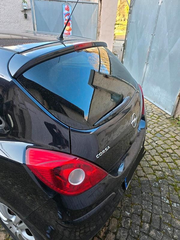 Gebraucht Opel Corsa 101 PS (74 kW) 2010 Schwarz Kleinwagen