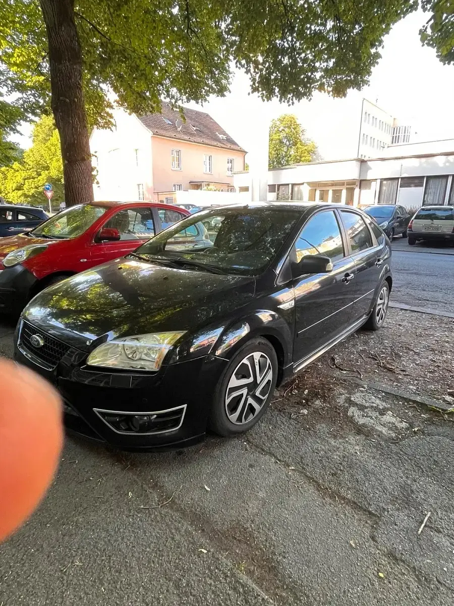 Gebraucht Ford Focus ST 140 PS (102 kW) 2005 Schwarz Limousine
