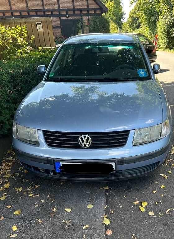 Blau Gebraucht 1997 VW Passat Limousine | 1.250 € (Guter Preis) - Bild 1/4