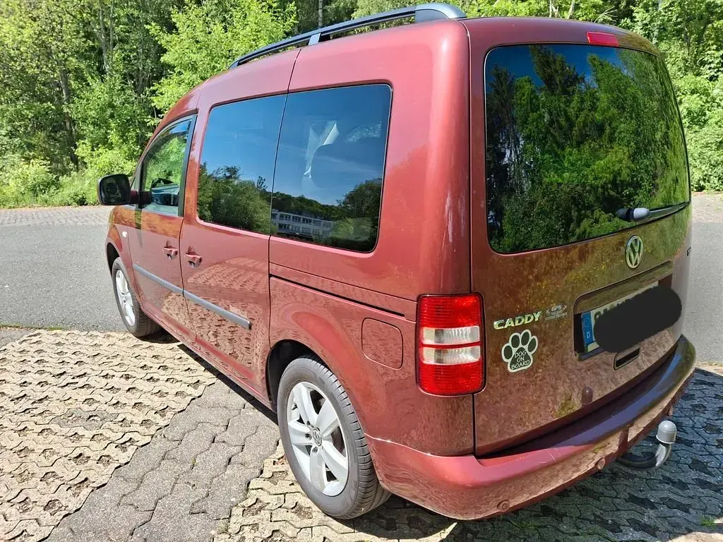 Gebraucht VW Caddy Edition 102 PS (75 kW) 2011 Rot Van / Kleinbus