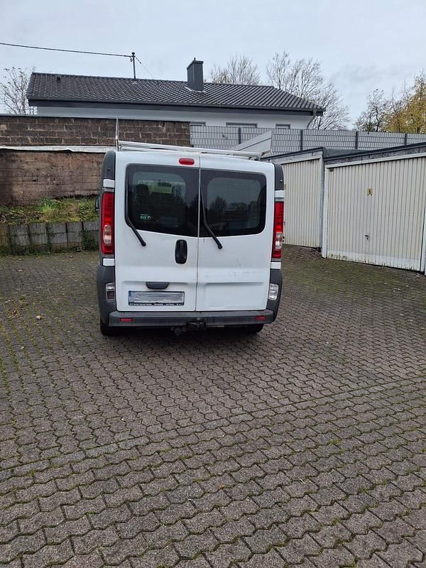 Gebraucht Renault Traffic 114 PS (83 kW) 2007 Weiß Van / Kleinbus