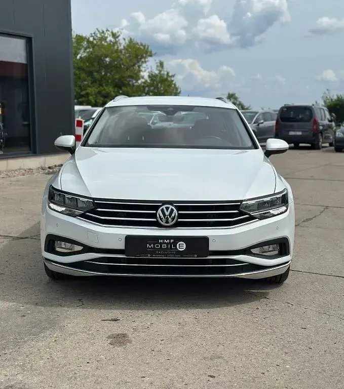 Gebraucht VW Passat Elegance 210 PS (154 kW) 2020 Weiß Kombi