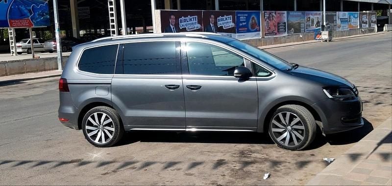 Gebraucht VW Sharan 150 PS (110 kW) 2017 Grau Van / Kleinbus