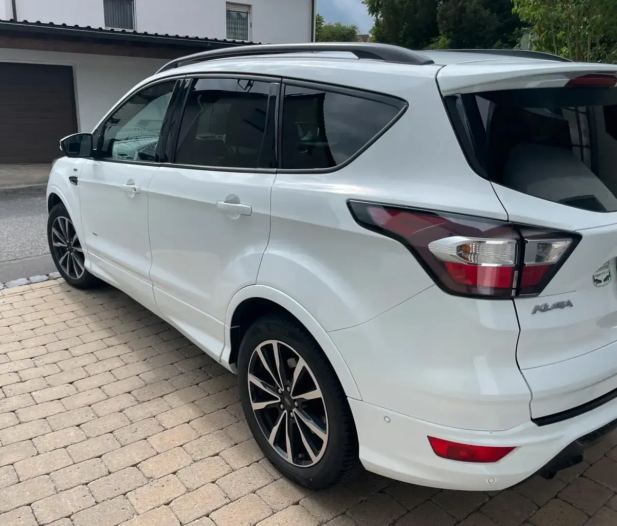 Gebraucht Ford Kuga ST-Line 179 PS (131 kW) 2017 Weiß SUV