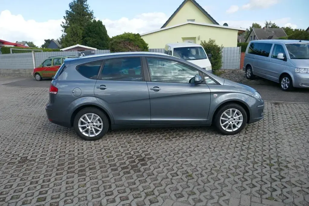 Gebraucht Seat Altea Style 125 PS (91 kW) 2013 Grau Van / Kleinbus