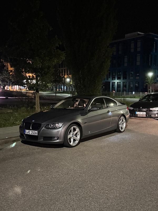 Grau Gebraucht 2008 BMW 325 Coupé | 10.500 € (Fairer Preis) - Bild 1/4