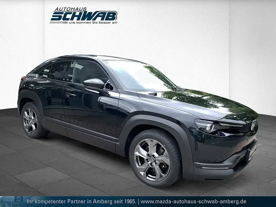 Używany Mazda MX30 Ad'Vantage 106 kW (145 KM) 2022 Czarny SUV