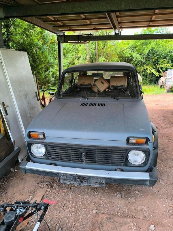 Grau Gebraucht 1991 Lada niva SUV | 10.000 € - Bild 1/4