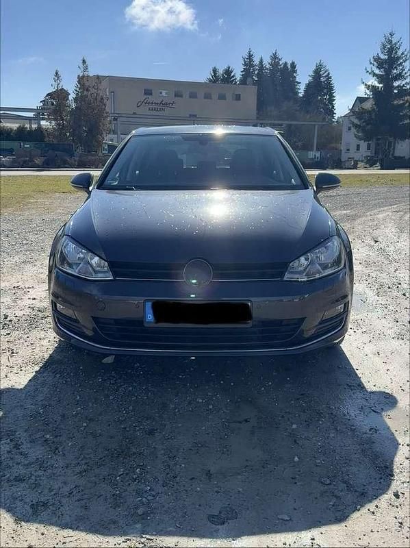 Gebraucht VW Golf VII LOUNGE 110 PS (80 kW) 2015 Limousine