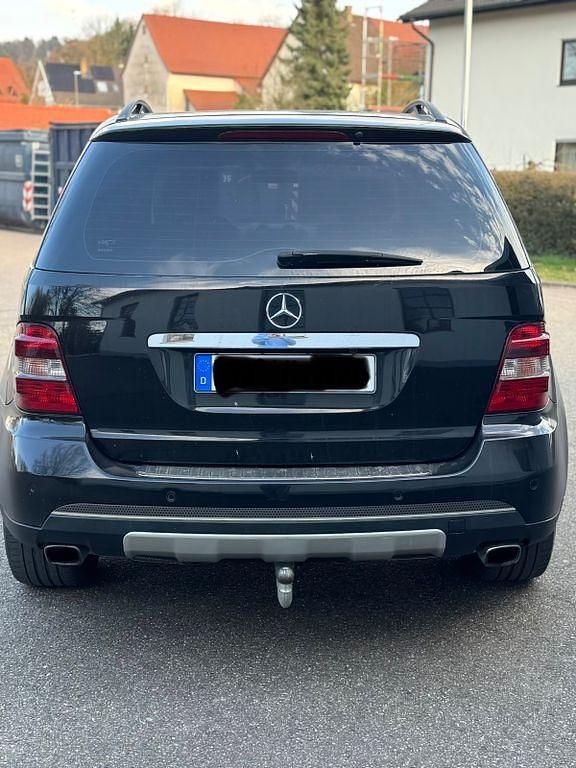 Gebraucht Mercedes ML500 306 PS (225 kW) 2006 Schwarz SUV