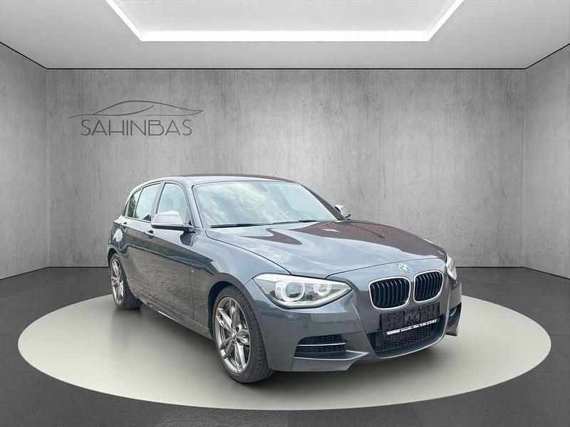 Grau Gebraucht 2014 BMW M135 Performance Kleinwagen | 19.990 € (Guter Preis) - Bild 1/4