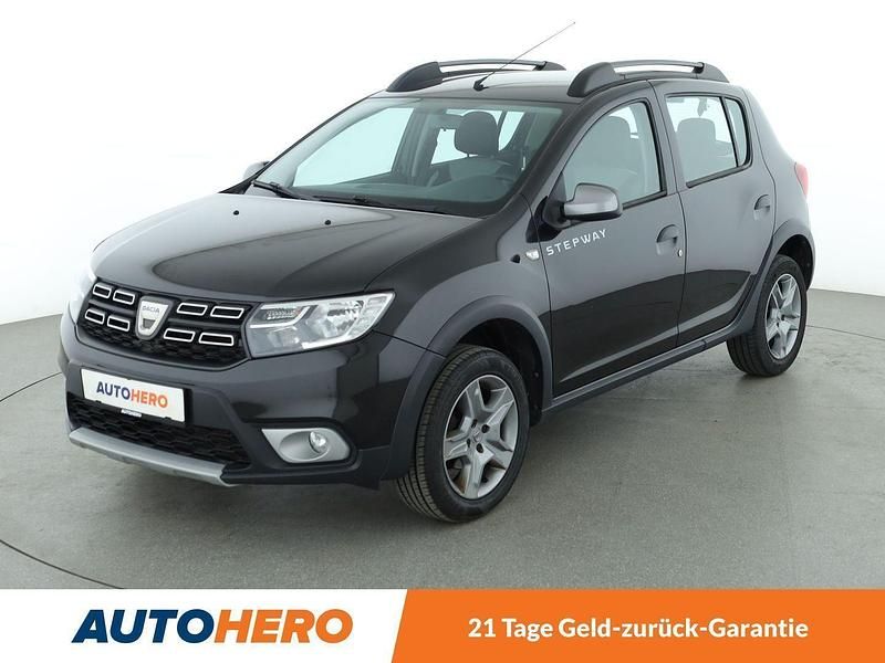 Schwarz Gebraucht 2019 Dacia Sandero Essentiel Kleinwagen | 9.350 € (Fairer Preis) - Bild 1/3