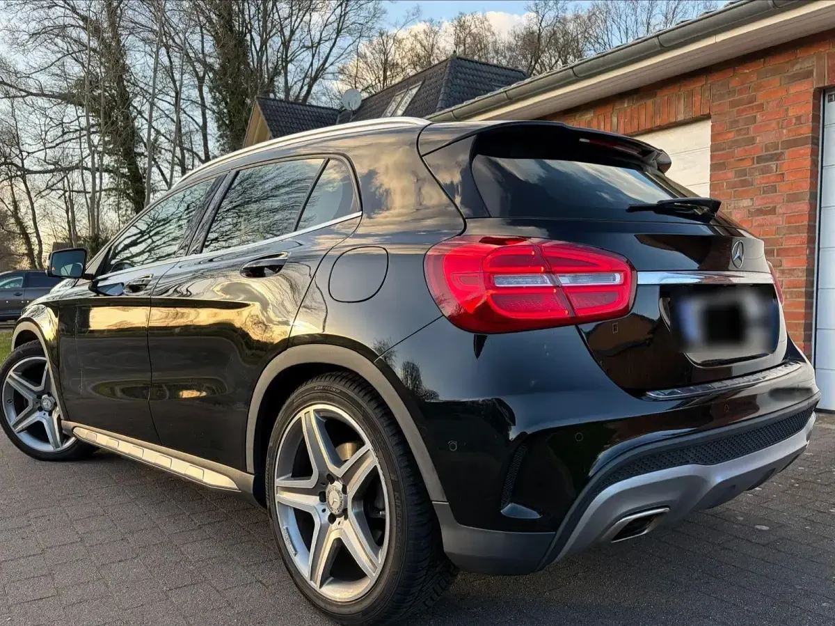 Gebraucht Mercedes GLA250 AMG line 211 PS (155 kW) 2016 Schwarz SUV