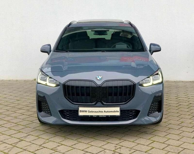 Gebraucht BMW 223 Active Tourer M Sport 204 PS (150 kW) 2024 Sparkling kupfergrau metallic Van / Kleinbus