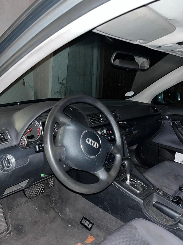 Second-hand Audi A4 150 CP (110 kW) 2001 Argintiu Break