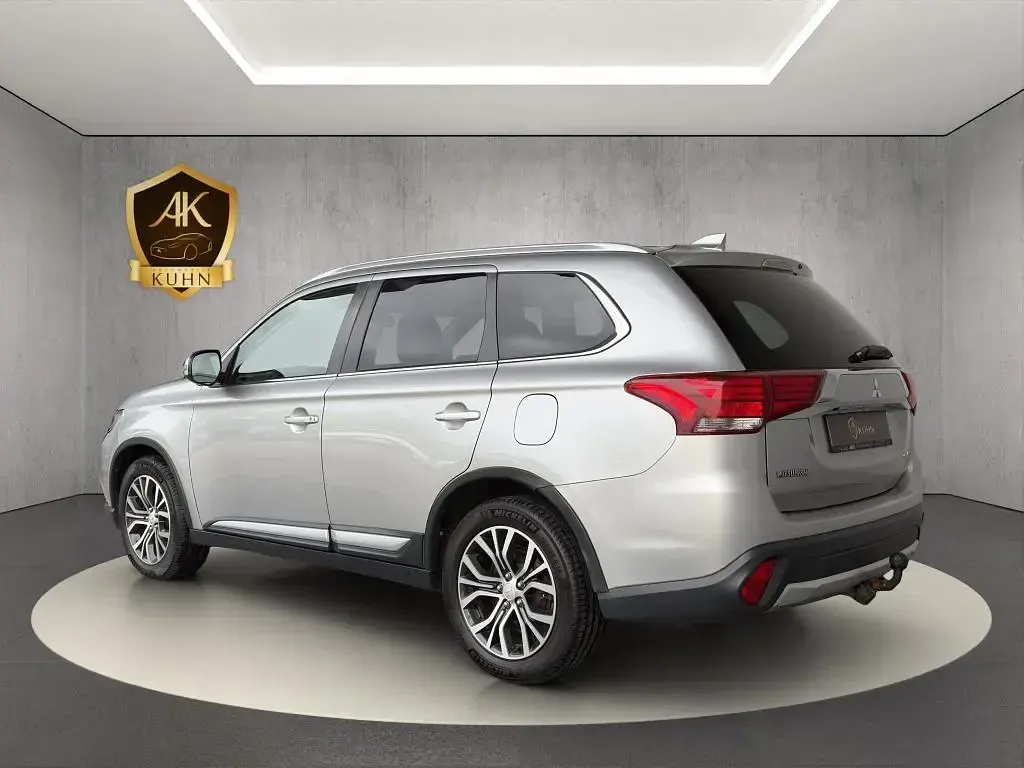 Gebraucht Mitsubishi Outlander Edition+ 150 PS (110 kW) 2018 Silber SUV