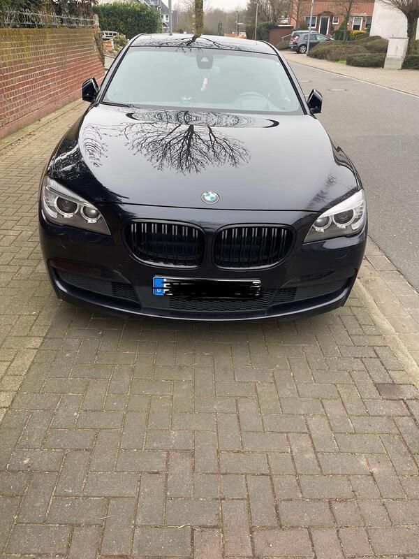 Andere außenfarben Gebraucht 2014 BMW 730 M Sport Limousine | 19.000 € (Fairer Preis) - Bild 1/4
