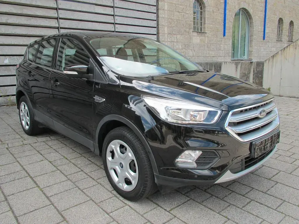 Gebraucht Ford Kuga Trend 150 PS (110 kW) 2018 Schwarz SUV