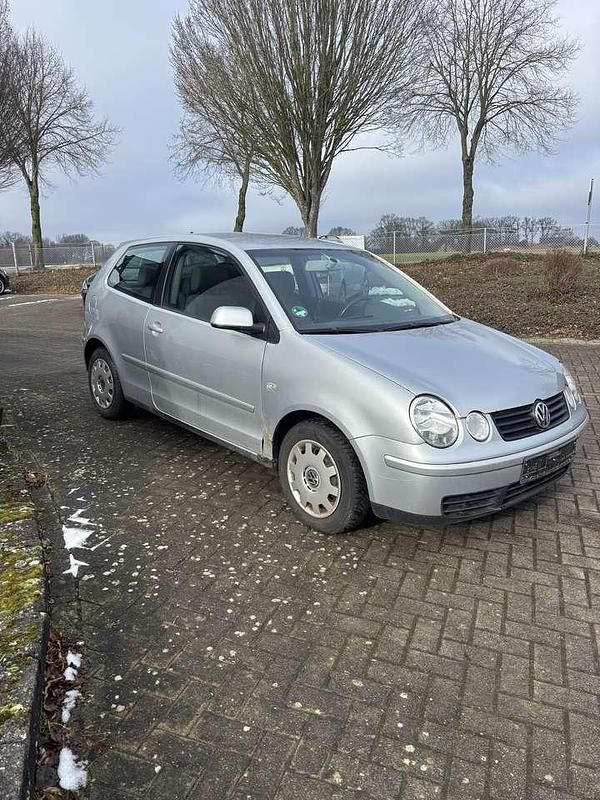Gebraucht VW Polo Comfortline 64 PS (47 kW) 2004 Silber Kleinwagen