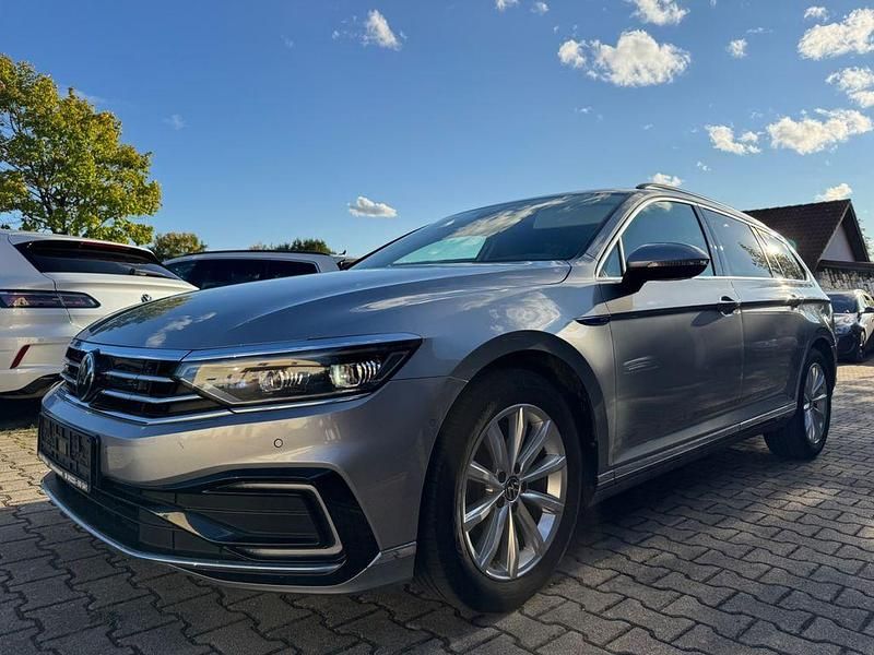 Silber Gebraucht 2022 VW Passat GTE Limousine | 24.990 € (Guter Preis) - Bild 1/4