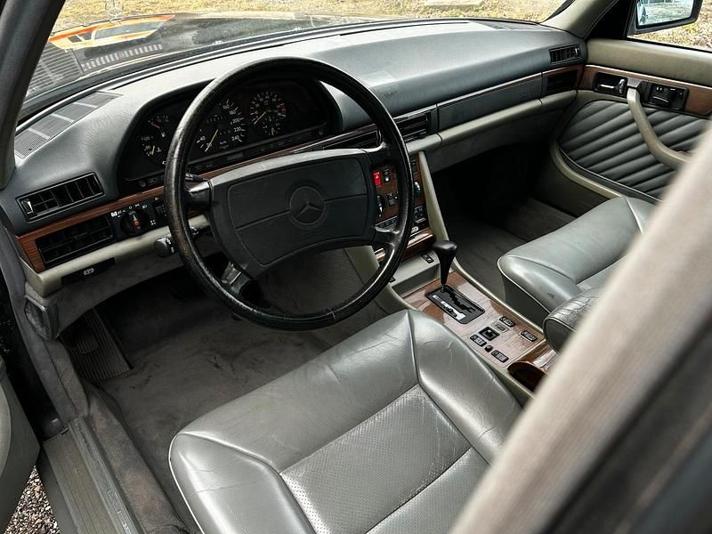 Gebraucht Mercedes 420 224 PS (164 kW) 1989 Schwarz Limousine