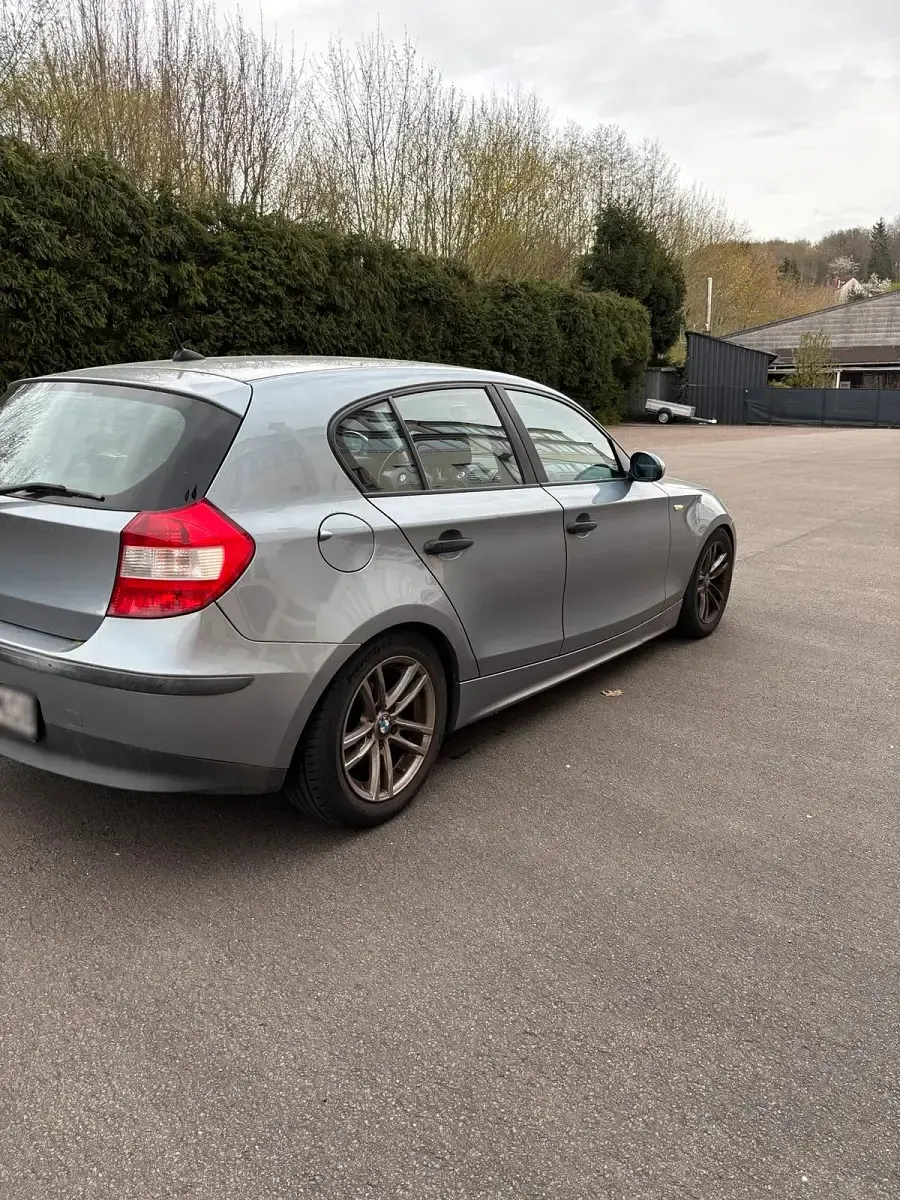 Gebraucht BMW 116 Basis 116 PS (85 kW) 2004 Grau Kleinwagen