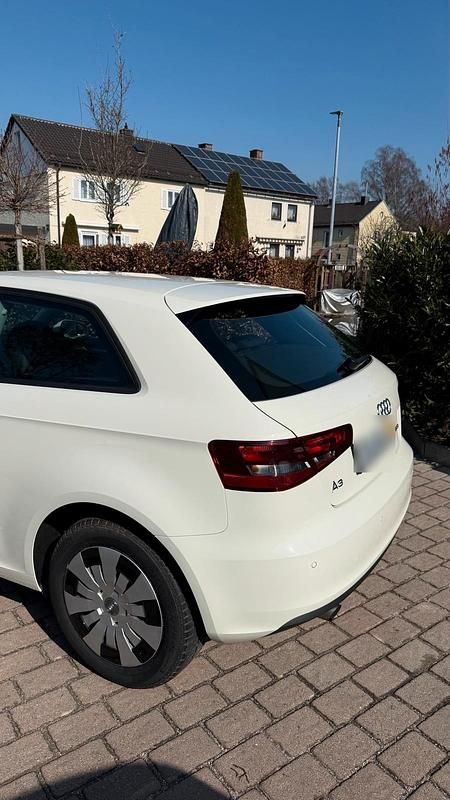 Gebraucht Audi A3 110 PS (80 kW) 2015 Weiß Limousine
