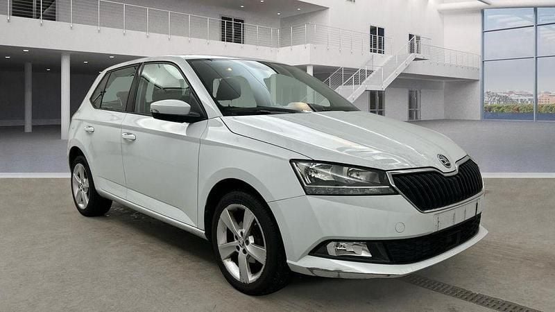 Weiß Gebraucht 2020 Skoda Fabia Style Limousine | 9.790 € (Superpreis) - Bild 1/4