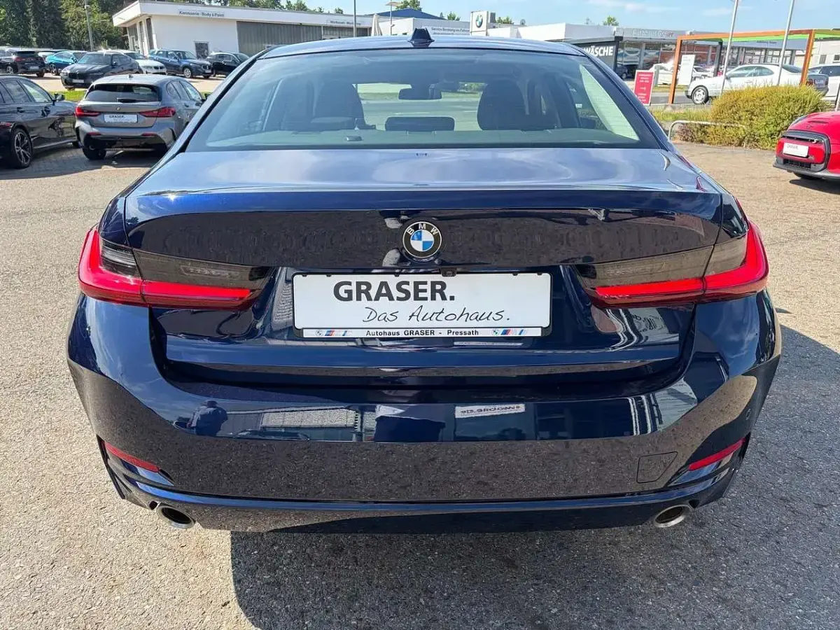 Gebraucht BMW 318 156 PS (114 kW) 2023 Blau Limousine