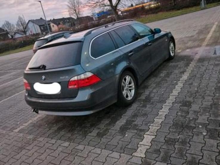 Gebraucht BMW 523 177 PS (130 kW) 2006 Grau Kombi