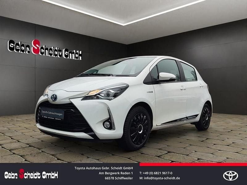 Weiß Gebraucht 2017 Toyota Yaris Hybrid Comfort Kleinwagen | 10.880 € (Fairer Preis) - Bild 1/4