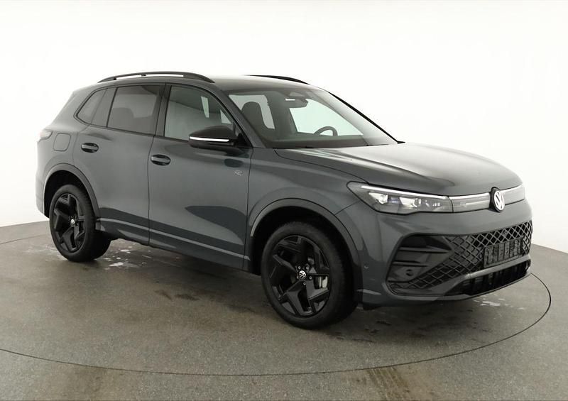Neu VW Tiguan R-line 193 PS (141 kW) 2026 Delfingrau metallic SUV