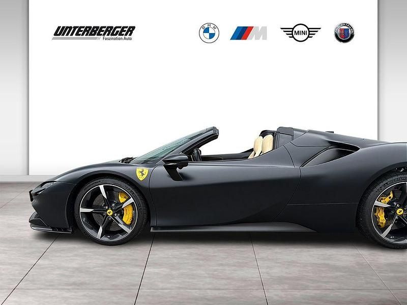 Second-hand Ferrari SF90 1001 CP (736 kW) 2022 Negru Cabrio