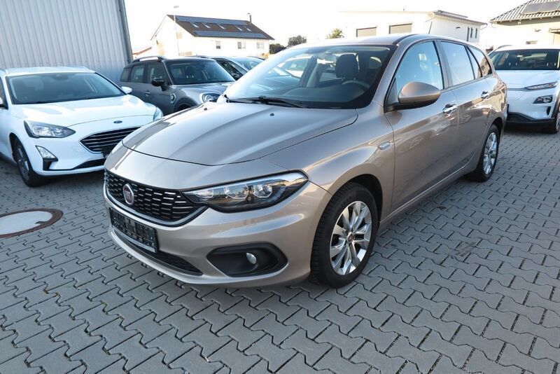 Braun Gebraucht 2021 Fiat Tipo Lounge Kombi | 13.300 € (Fairer Preis) - Bild 1/4