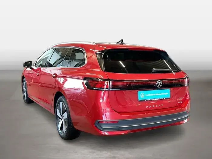 Gebraucht VW Passat Business 150 PS (110 kW) 2025 Chilirot Kombi