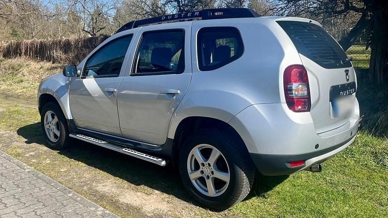 Używany Dacia Duster Lauréate 125 KM (91 kW) 2014 Srebrny SUV