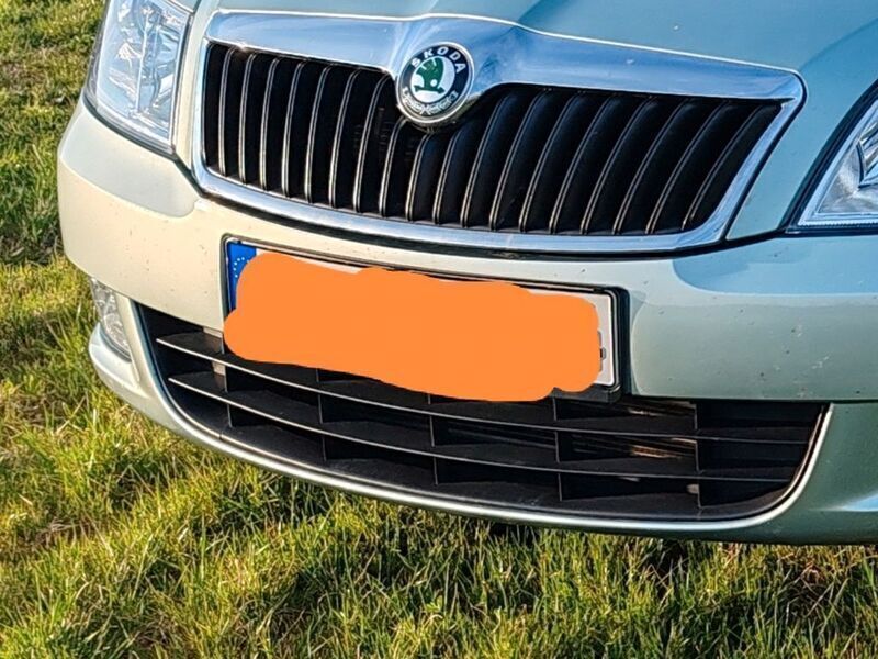 Grün Gebraucht 2009 Skoda Octavia Classic Limousine | 4.500 € (Superpreis) - Bild 1/4