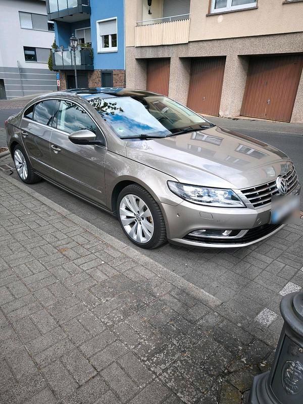 Gebraucht VW Passat 140 PS (102 kW) 2014 Limousine