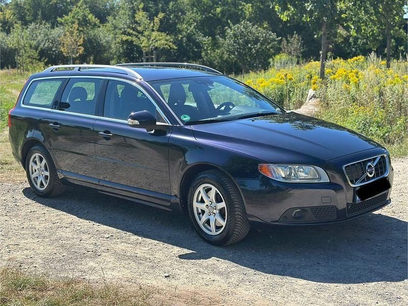 Blau Gebraucht 2009 Volvo V70 Summum Kombi | 6.990 € (Guter Preis) - Bild 1/4