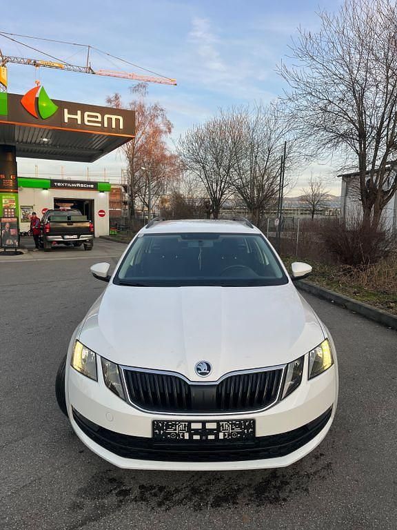 Gebraucht Skoda Octavia Active 90 PS (66 kW) 2018 Weiß Kombi