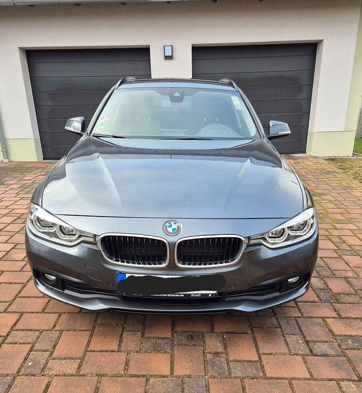 Gebraucht BMW 320 190 PS (139 kW) 2019 Grau Kombi