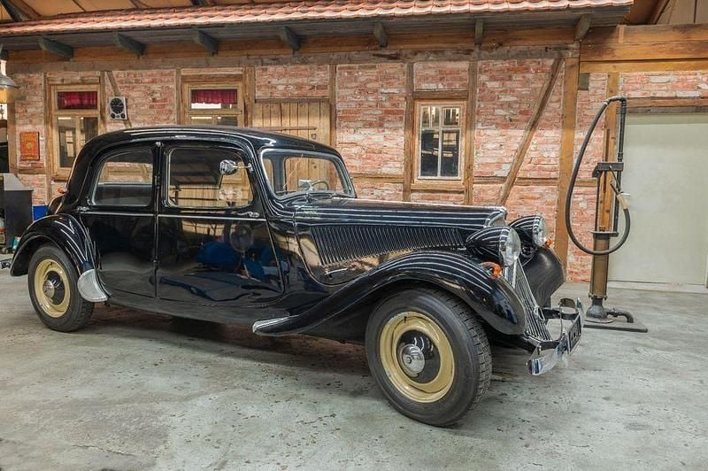 Schwarz Gebraucht 1956 Citroën Traction Avant Kombi | 12.900 € - Bild 1/4