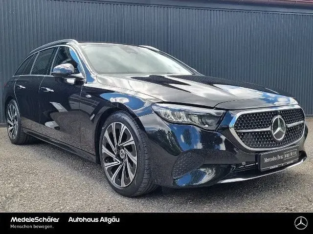 Gebraucht Mercedes E300 Avantgarde 197 PS (144 kW) 2025 Lack obsidianschwarz Kombi