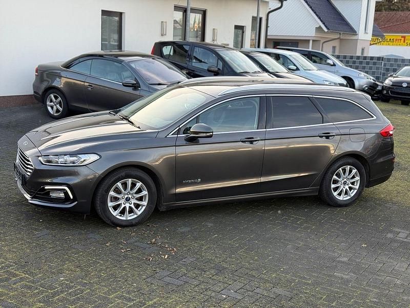 Grau Gebraucht 2019 Ford Mondeo Limousine | 10.900 € (Superpreis) - Bild 1/4