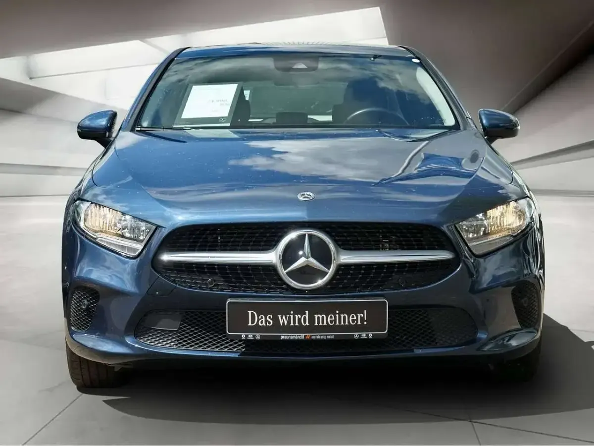 Gebraucht Mercedes A250 Progressive 160 PS (117 kW) 2022 Blau Limousine
