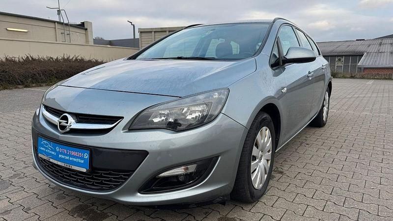 Gebraucht Opel Astra Selection 136 PS (100 kW) 2014 Silber Kombi