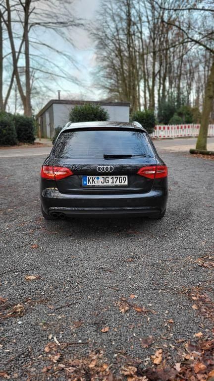 Gebraucht Audi A4 Ambition 120 PS (88 kW) 2013 Schwarz Kombi