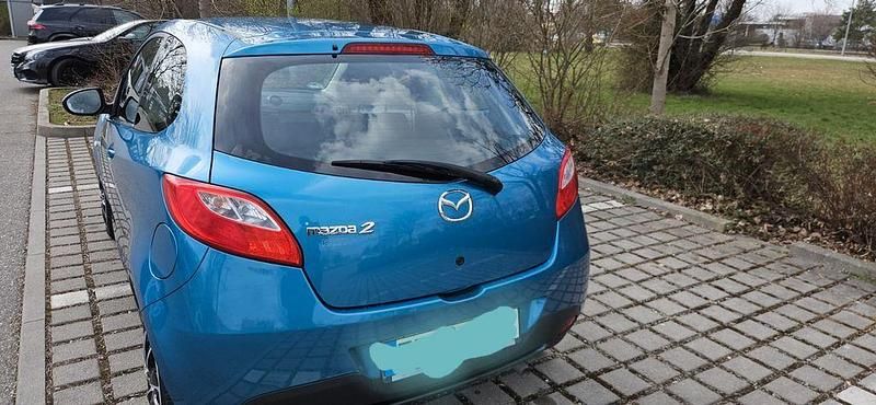 Gebraucht Mazda 2 Active 84 PS (61 kW) 2011 Blau Kleinwagen