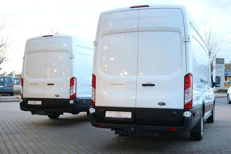 Gebraucht Ford Transit Trend 131 PS (96 kW) 2023 Weiß Limousine