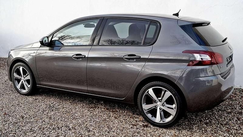 Gebraucht Peugeot 308 131 PS (96 kW) 2016 Grau Limousine